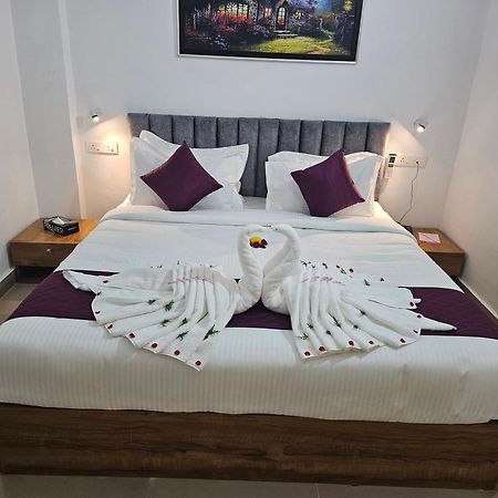 Pearl Residency Hotel Ayoor Luaran gambar
