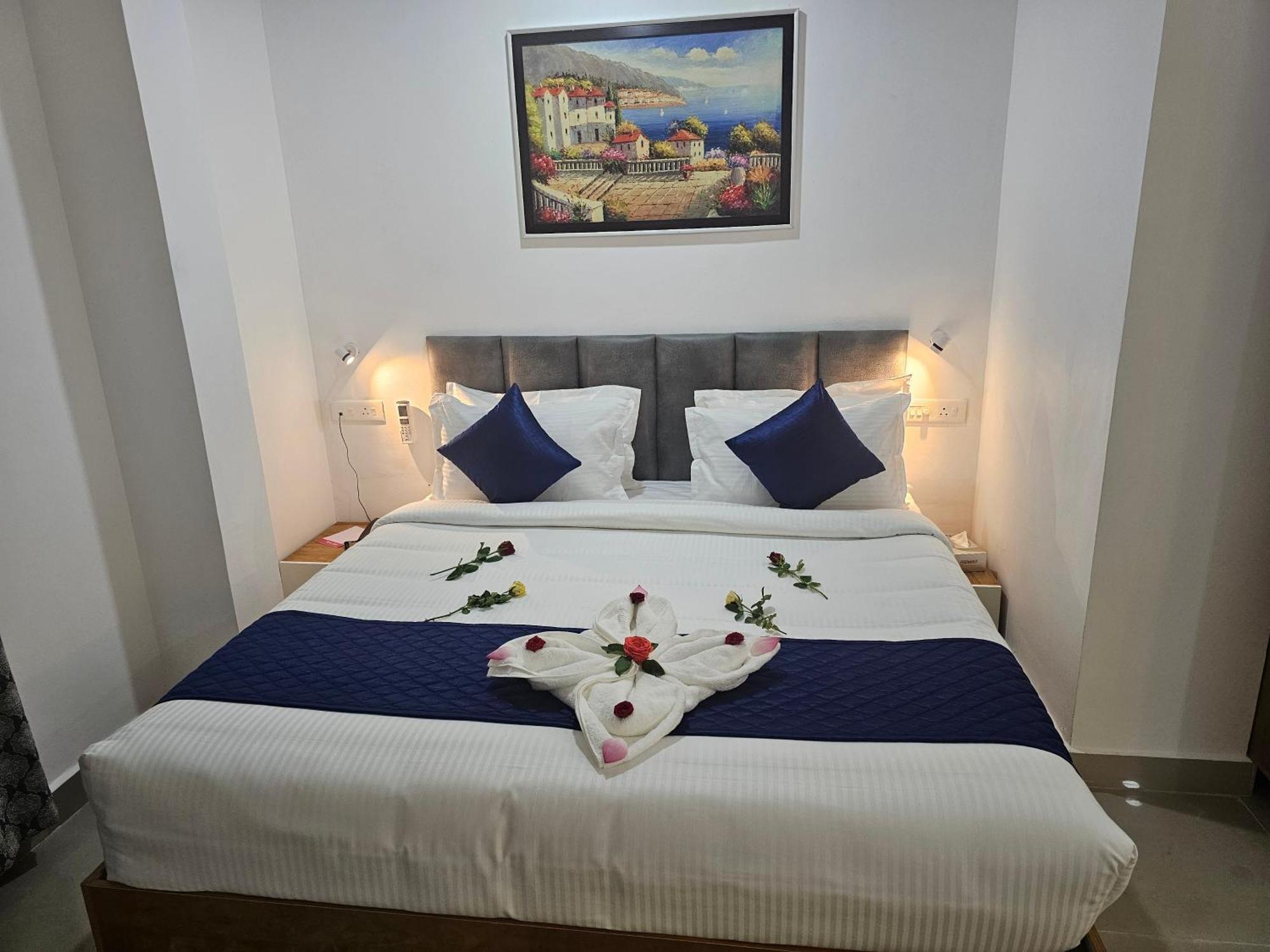 Pearl Residency Hotel Ayoor Luaran gambar