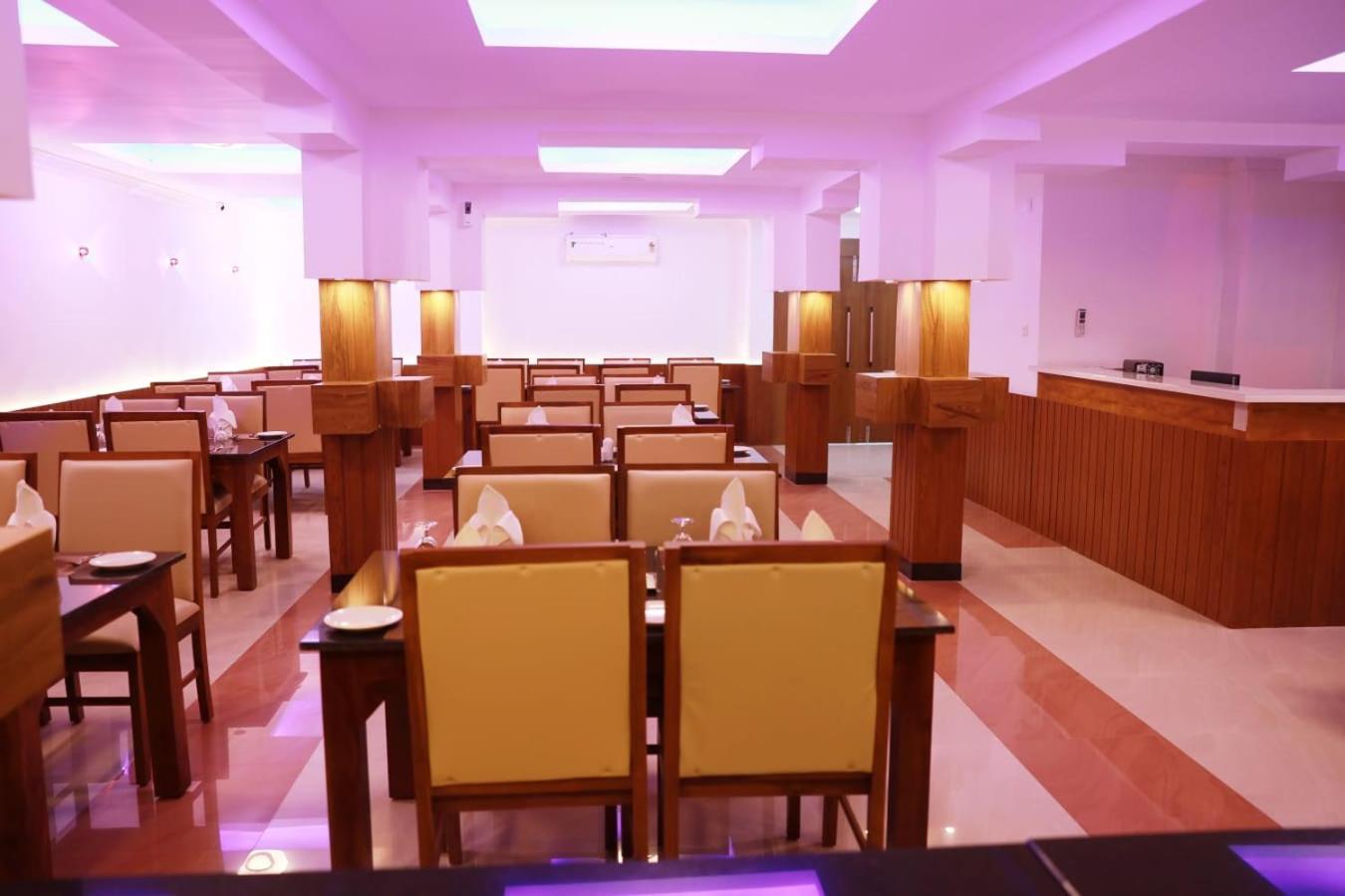 Pearl Residency Hotel Ayoor Luaran gambar