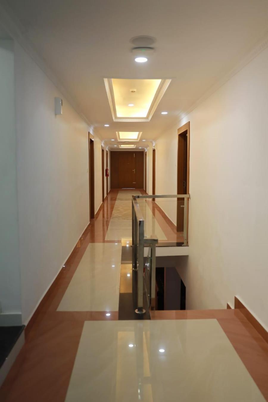 Pearl Residency Hotel Ayoor Luaran gambar