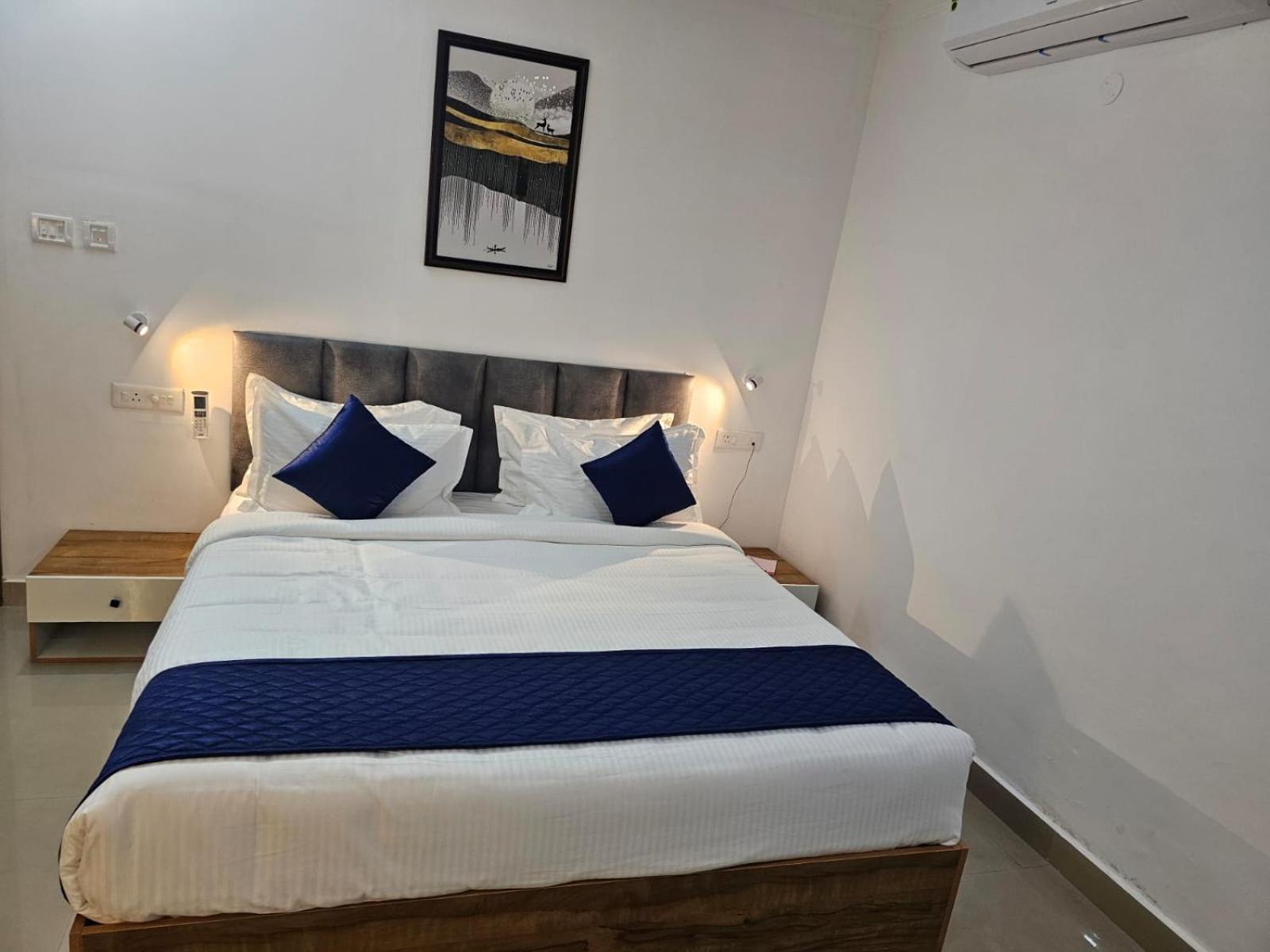 Pearl Residency Hotel Ayoor Luaran gambar