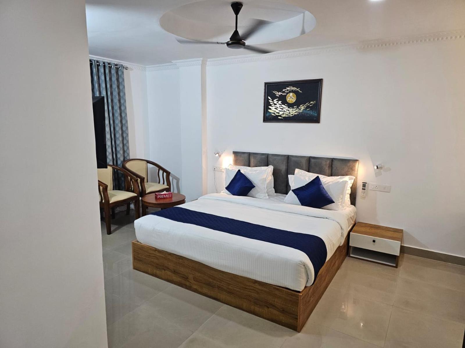Pearl Residency Hotel Ayoor Luaran gambar